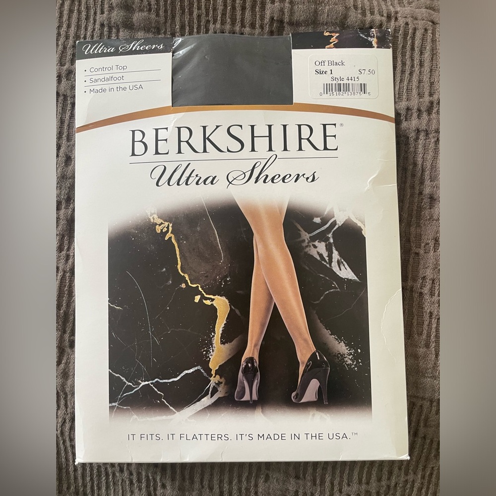 Berkshire Ultra Sheers Pantyhose. Off Black Size 1